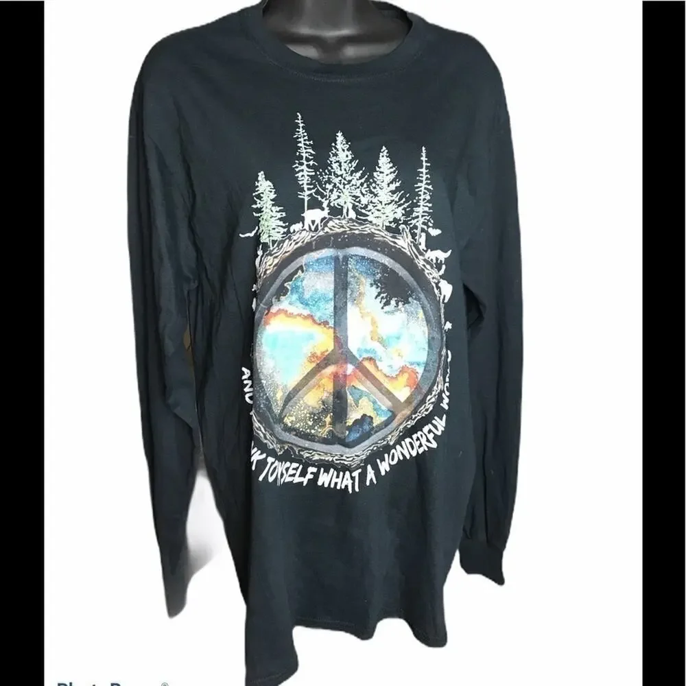What a Wonderful World Long Sleeve Graphic Shirt M